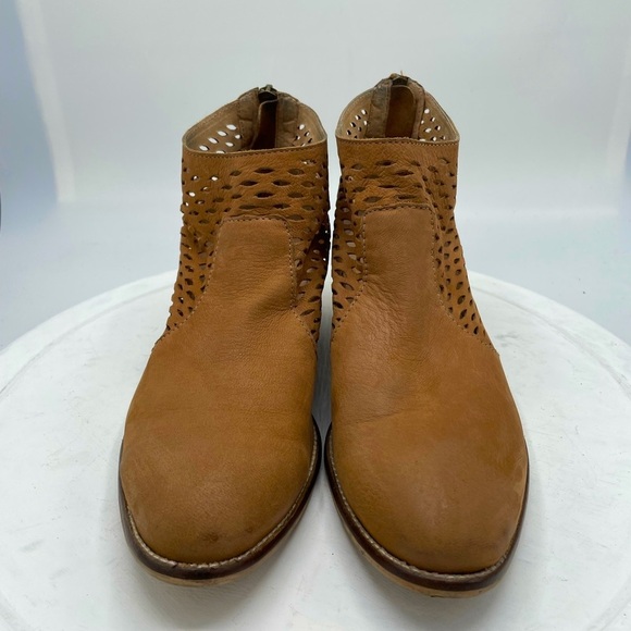 Anthropologie-Seychelles Waypoint Ankle  Boots, Real Perforated Leather - Picture 2 of 7
